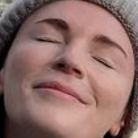 Aisling Bea Nahé