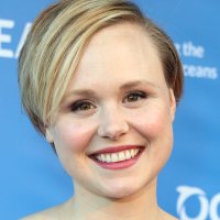 Alison Pill Nahé