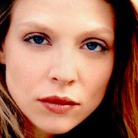 Amber Benson Nahé
