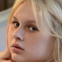 Angelika D Nahé