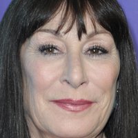 Anjelica Huston Nahé