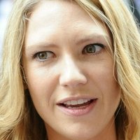 Anna Torv Nahé
