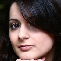 AnnieFuchsia Nahé