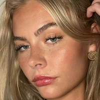 ariah_is_blonde Nahé