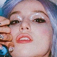 Ava Max Nahé