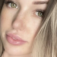 Becca Bangs Nahé