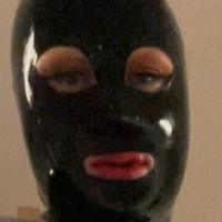bee_the_rubber_doll Nahé