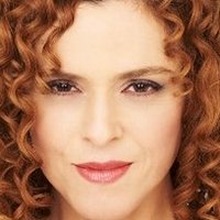 Bernadette Peters Nahé