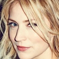 Beth Riesgraf Nahé
