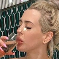 Billie Loves Nahé