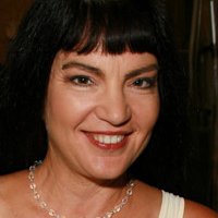 Brinke Stevens Nahé