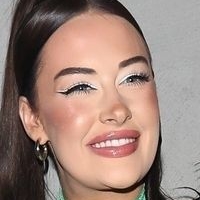 Brooke Schofield Nahé