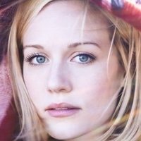 Cara Theobold Nahé