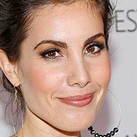 Carly Pope Nahé