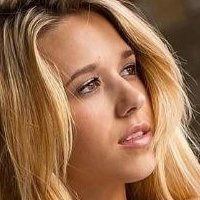 Carlye Denise Nahé