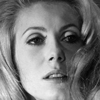 Catherine Deneuve Nahé