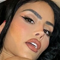 Chloe Saxon Nahé