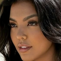 Christi McGarry Nahé
