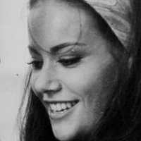 Claudine Auger Nahé