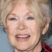 Connie Stevens Nahé