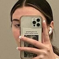 Courtney Dow Nahé