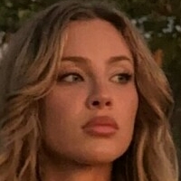 Daisy Keech Nahé