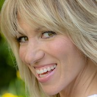 Debbie Gibson Nahé