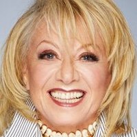 Elaine Paige Nahé