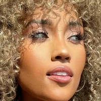 Elle Smith Nahé