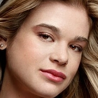Ellen Muth Nahé