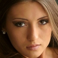 Emilia Sky Nahé
