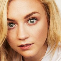 Emily Kinney Nahé