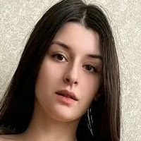 Emily Petitegrl Nahé
