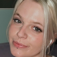 emily.schwarz Nahé