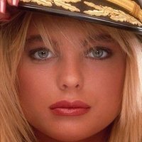 Erika Eleniak Nahé