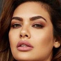 Esha Gupta Nahé
