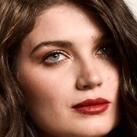 Eve Hewson Nahé