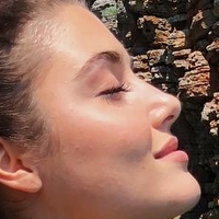 Hande Ercel Nahé