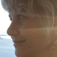 Holly Conrad Nahé
