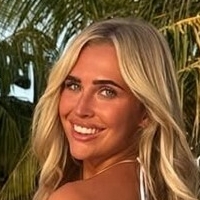 Holly Robinson Nahé