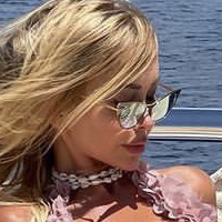Julia Dybowska Nahé