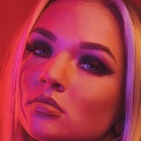 Julia Hart Nahé