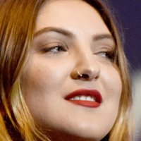 Julia Michaels Nahé