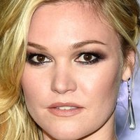 Julia Stiles Nahé
