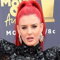 Justina Valentine Nahé