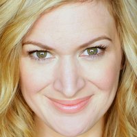 Kelly Hutchinson Nahé
