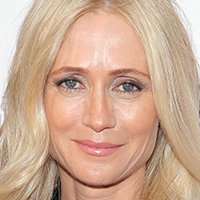 Kelly Rowan Nahé
