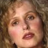 Kim Greist Nahé