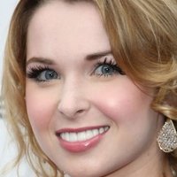 Kirsten Prout Nahé