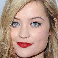 Laura Whitmore Nahé
